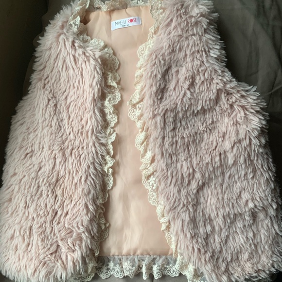 Mae-Li Rose Other - NWOT - Faux Fur Vest